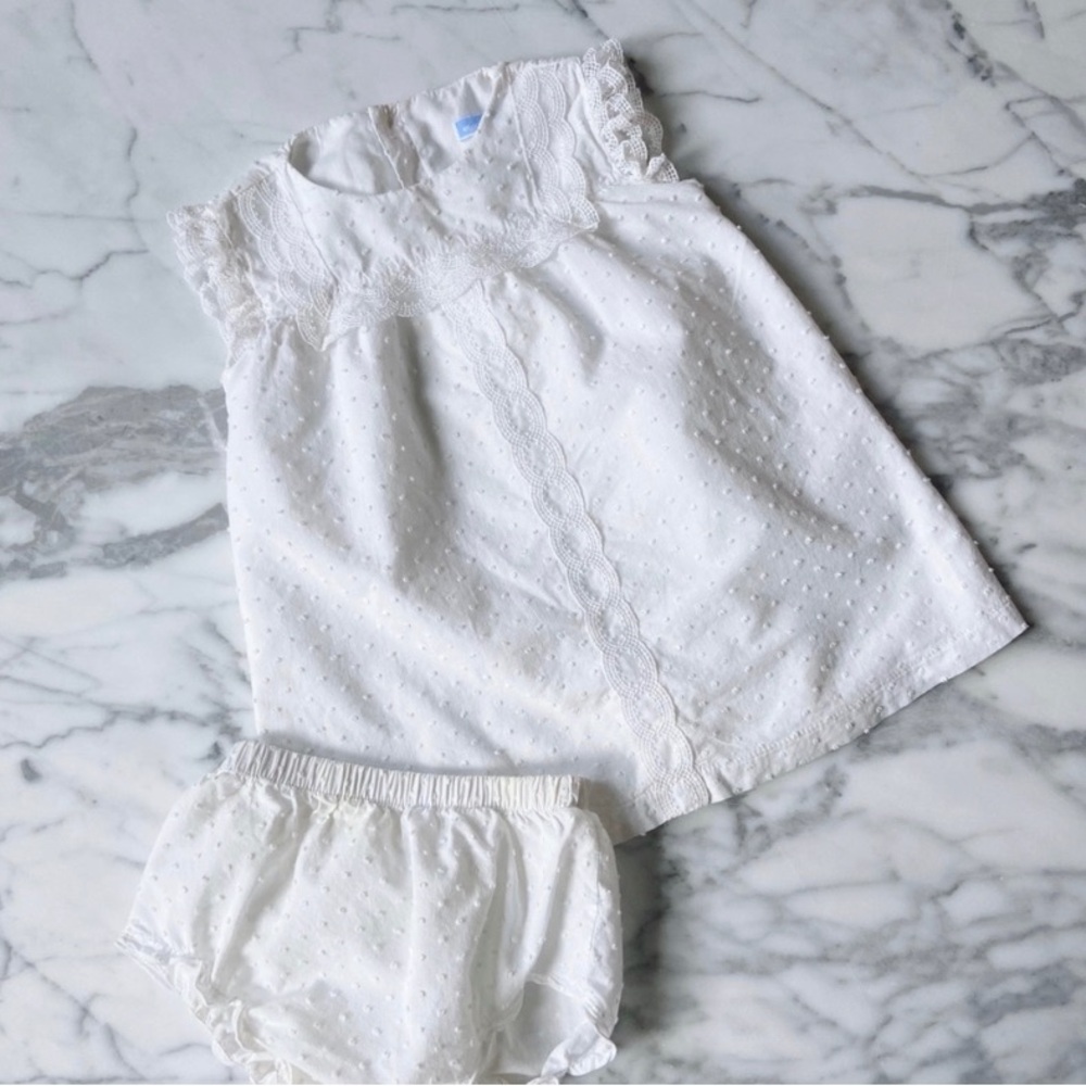 Beautiful set for baby girls. Size 2 T.